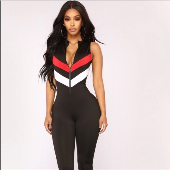 Fashion Nova Pants - Short jumpsuit